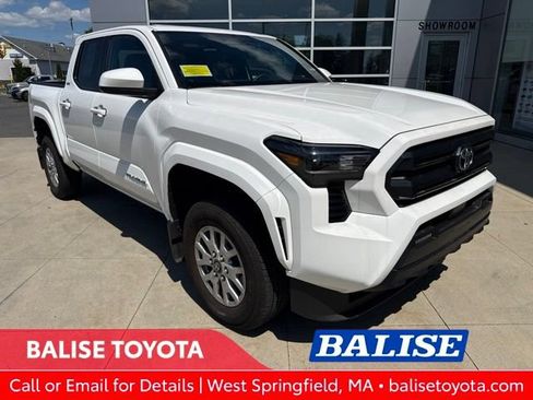 Used 2025 Toyota Tacoma SR5 AWD/4WD image 1