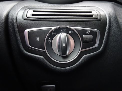 Used 2021 Mercedes-Benz GLC 300 GLC 300 image 34