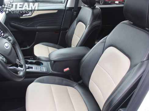 Used 2021 Ford Escape Titanium w/ Titanium Elite Package image 11