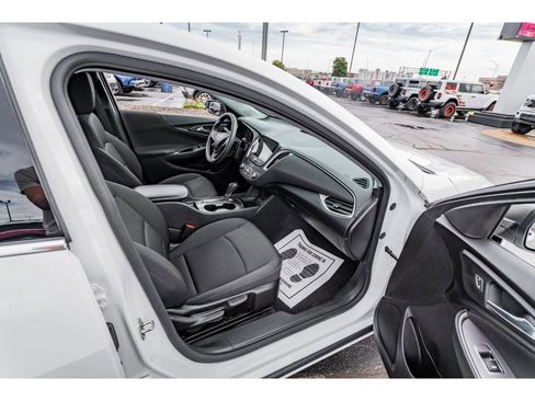 Used 2020 Chevrolet Malibu LS image 20