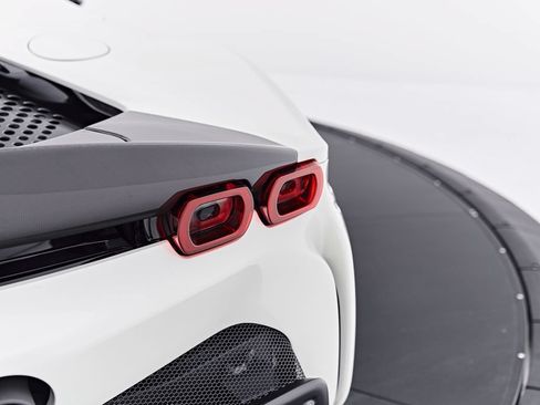 Used 2022 Ferrari SF90 Spider AWD/4WD image 34