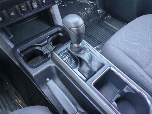 Used 2017 Toyota Tacoma TRD Sport RWD image 12