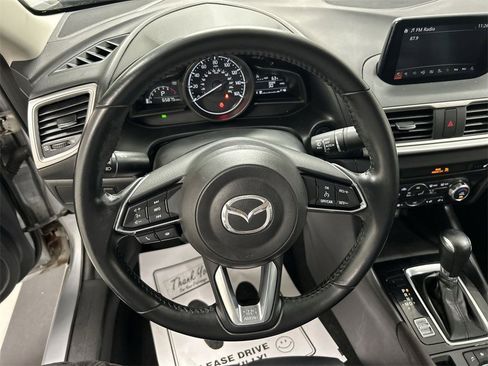 Used 2018 MAZDA MAZDA3 Touring image 4