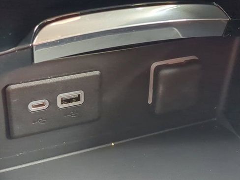 Used 2023 Buick Envision Essence image 20