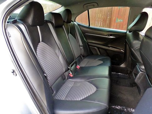 Used 2023 Toyota Camry SE FWD image 31