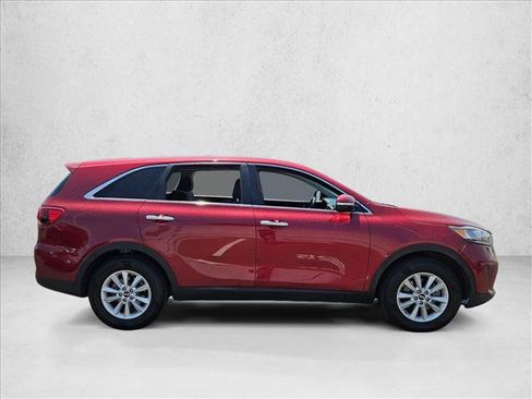 Used 2019 Kia Sorento FWD image 4