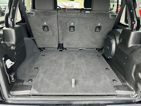 Used 2023 Jeep Wrangler Unlimited Sport AWD/4WD image 11