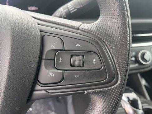 Used 2025 Buick Envista Preferred w/ Convenience II Package image 20