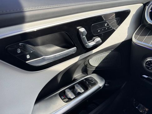 Used 2022 Mercedes-Benz C 300 4MATIC Sedan image 11