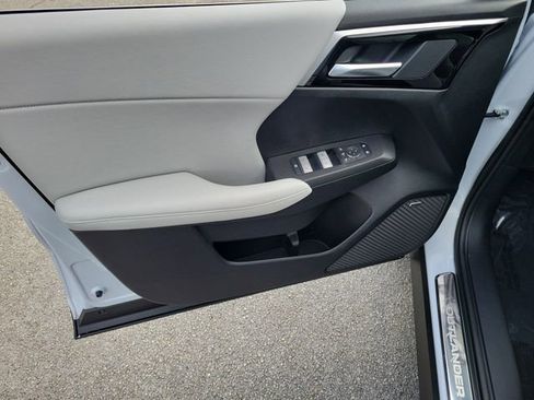 New 2026 Mitsubishi Outlander SE image 22