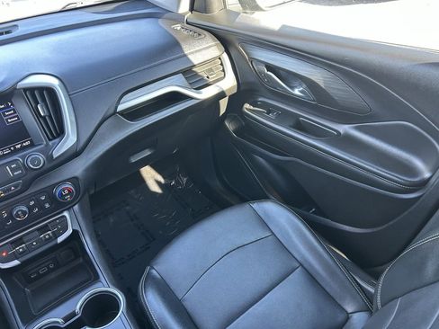 Used 2024 GMC Terrain SLT image 19