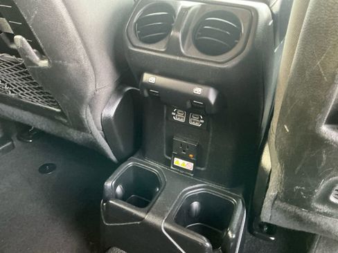 Used 2022 Jeep Gladiator Rubicon w/ Cold Weather Group image 25