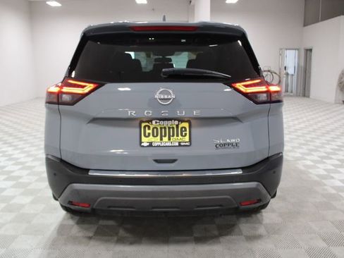 Used 2023 Nissan Rogue SL w/ SL Premium Package image 10