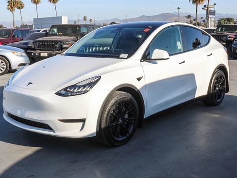 Used 2021 Tesla Model Y Long Range AWD/4WD image 4