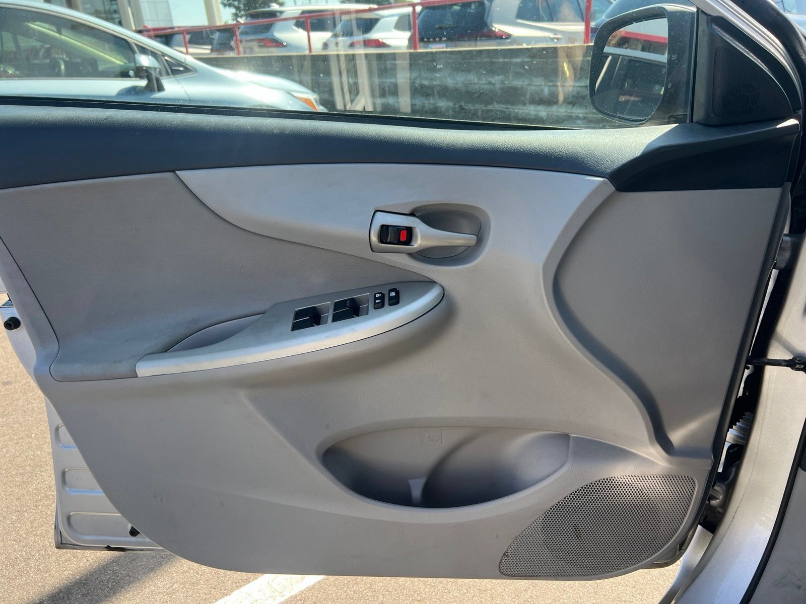 Used 2011 Toyota Corolla LE FWD image 15