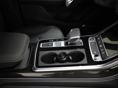 Used 2025 Audi Q8 Premium Plus w/ Premium Plus Package image 20