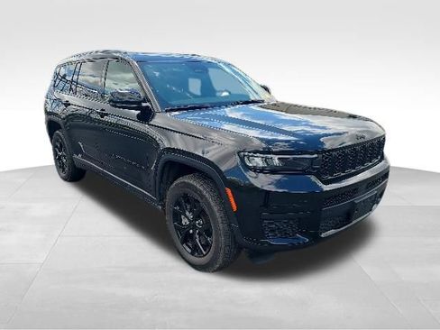 Used 2025 Jeep Grand Cherokee L Altitude AWD/4WD image 8