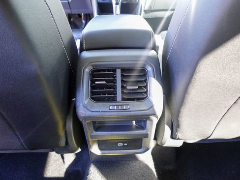 Used 2022 Volkswagen Taos SEL w/ Panoramic Sunroof Package image 25