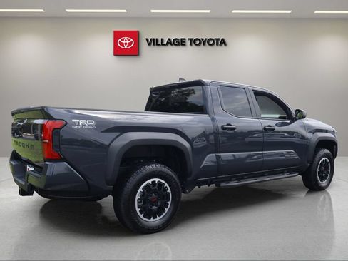 Certified 2025 Toyota Tacoma TRD Off-Road AWD/4WD image 5