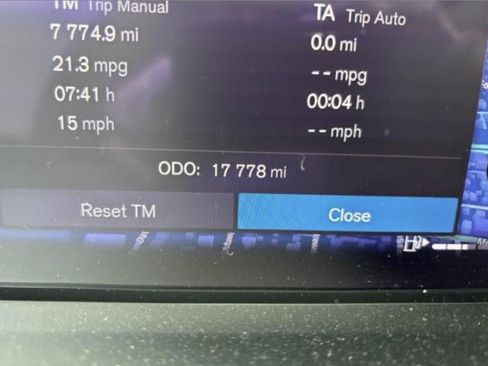 Used 2023 Volvo XC40 B5 Plus w/ Protection Package Premier AWD/4WD image 7