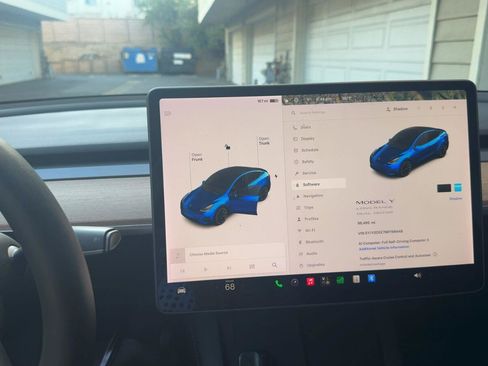 Used 2021 Tesla Model Y Long Range AWD/4WD image 10