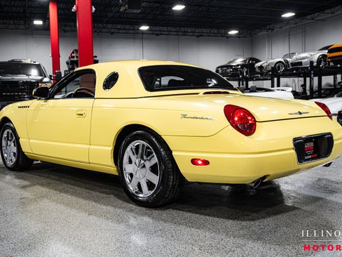 Used 2002 Ford Thunderbird Deluxe image 3