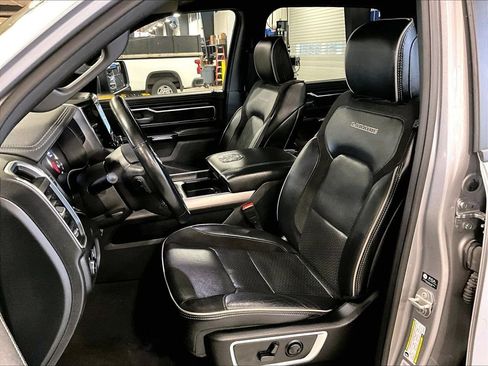 Used 2024 RAM 1500 Laramie AWD/4WD image 10