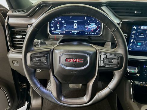 Used 2025 GMC Sierra 1500 AT4 w/ AT4 Premium Package AWD/4WD image 9