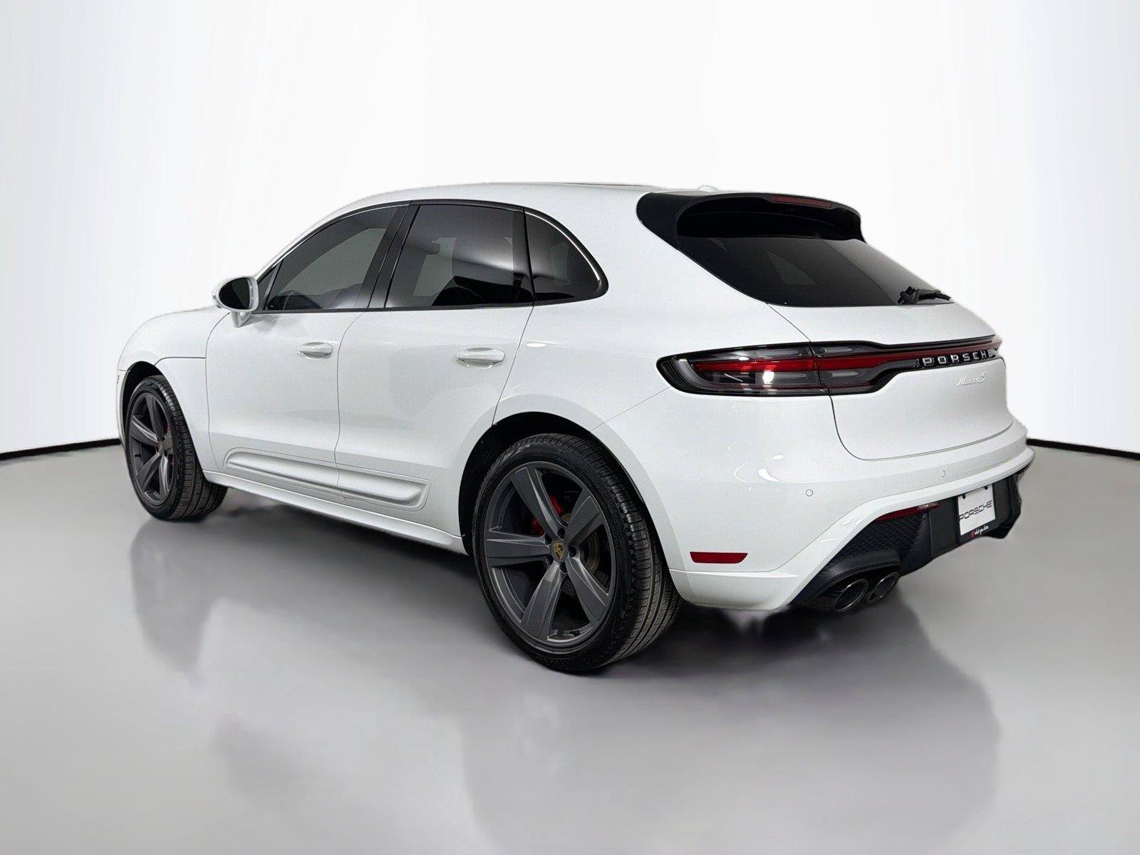 Certified 2025 Porsche Macan S AWD/4WD image 3