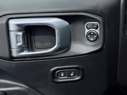 Used 2022 Jeep Wrangler Unlimited Sport AWD/4WD image 13