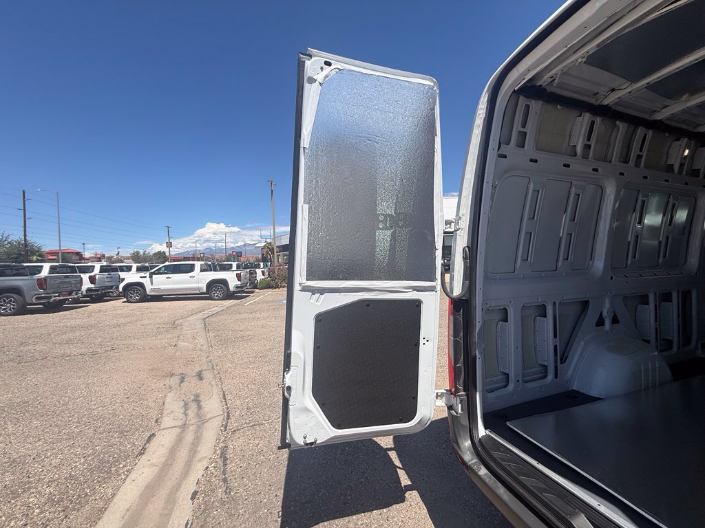 Used 2024 Mercedes-Benz Sprinter 2500 image 13