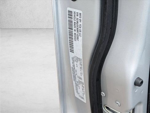 Used 2024 Jeep Compass Limited image 24