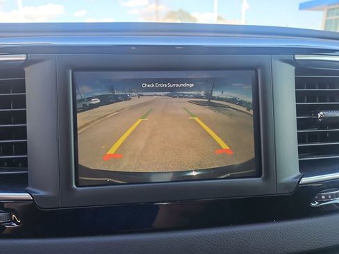 Used 2024 Chrysler Voyager LX image 24