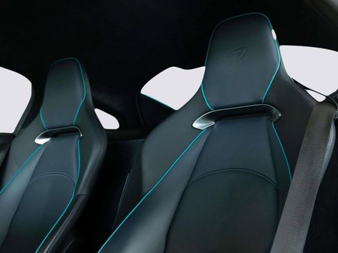 Used 2023 McLaren Artura image 26