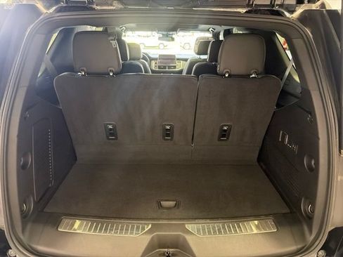 Used 2024 GMC Yukon AT4 w/ Technology Package AWD/4WD image 30