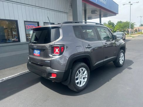 Used 2017 Jeep Renegade Latitude AWD/4WD image 30