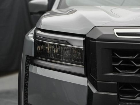 Used 2025 Nissan Frontier PRO-4X w/ Pro Convenience Package image 4