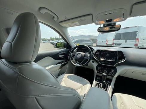 Used 2019 Jeep Cherokee Limited AWD/4WD image 17