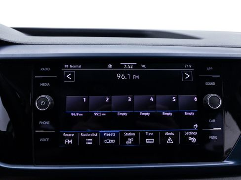 Used 2022 Volkswagen Taos SE FWD image 22