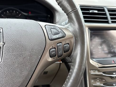 Used 2012 Lincoln MKX FWD image 21