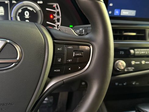 Used 2025 Lexus ES 300h 300h image 25