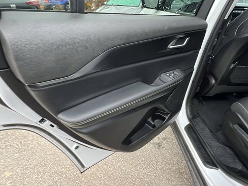 Used 2023 Jeep Grand Cherokee L Laredo image 23