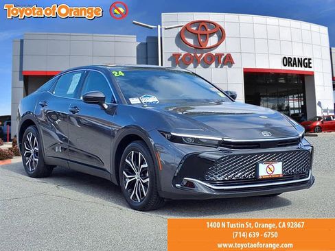 Used 2024 Toyota Crown XLE image 1