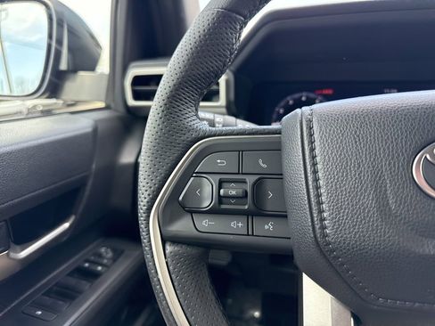 Used 2025 Toyota Tacoma TRD Sport AWD/4WD image 14