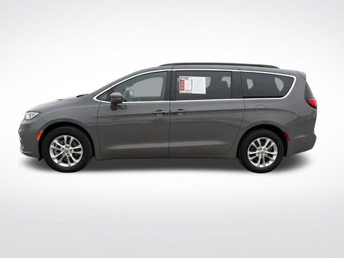 Used 2022 Chrysler Pacifica Touring AWD/4WD image 3