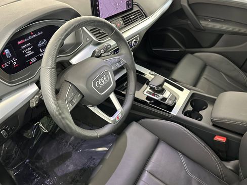 Used 2025 Audi Q5 2.0T Premium Plus w/ Premium Plus Package image 9