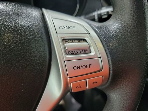 Used 2015 Nissan Rogue S image 41