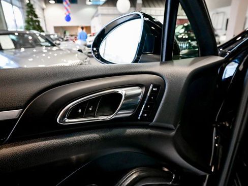 Used 2016 Porsche Cayenne image 17