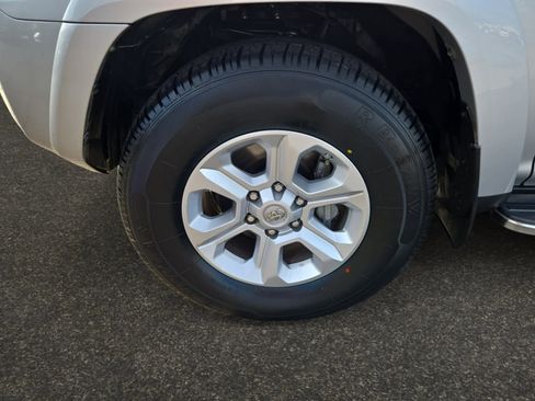 Used 2018 Toyota 4Runner SR5 image 14