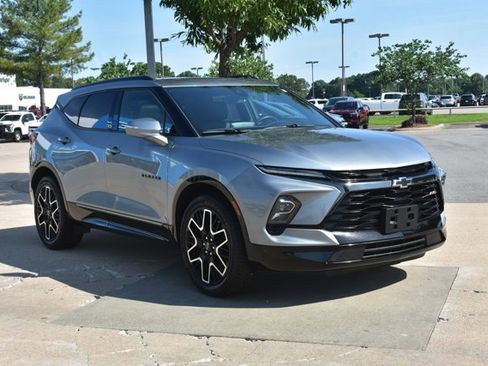 Used 2024 Chevrolet Blazer RS w/ Enhanced Convenience Package FWD image 3